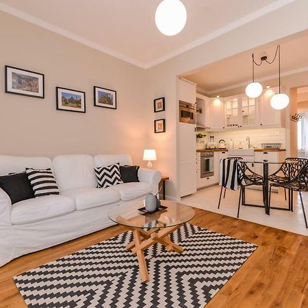 סופיה Cо́Coellie - Aesthetic 2Bd Apt Near National Palace By Flat Mаnager מראה חיצוני תמונה