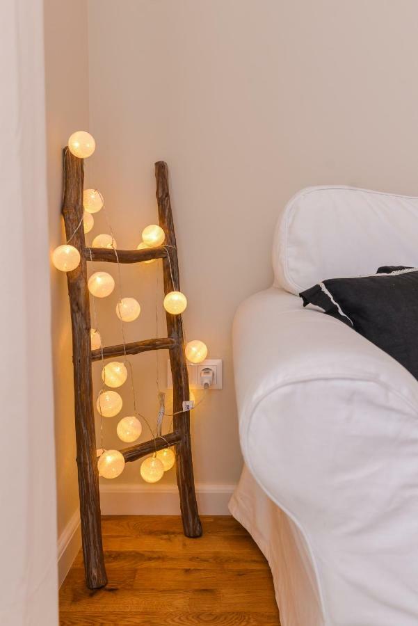 סופיה Cо́Coellie - Aesthetic 2Bd Apt Near National Palace By Flat Mаnager מראה חיצוני תמונה
